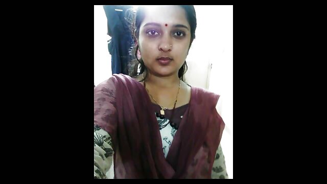 अपनी प्रेमिका को हिंदी सेक्सी फुल मूवी एचडी बहला फुसला कर जब वह स्नान करने की कोशिश कर रहा था