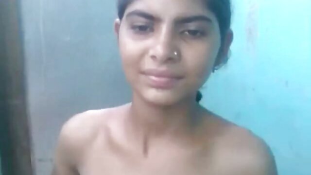 ब्लैक लॉन्जरी में निकी ने हिंदी फिल्म सेक्सी एचडी में एक सेक्सी श्यामला पोस्ट की