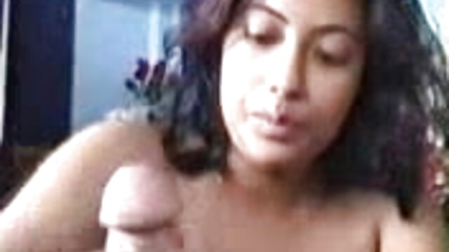 बिस्तर हिंदी बीएफ फुल एचडी मूवी में घुंघराले और प्रसन्न बस्टी परी
