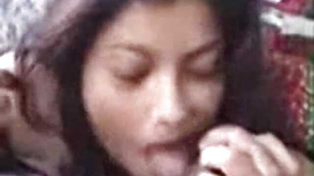 प्यारा श्यामला pampers प्रेमी के साथ सेक्सी वीडियो एचडी फुल मूवी blowjob