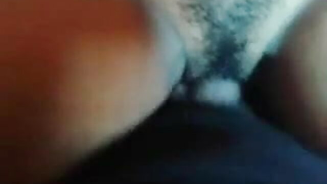 एक आदमी लगभग गधा में एक फुल एचडी में सेक्सी फिल्म नीली आंखों वाली कुतिया को अपनी गर्दन के चारों ओर पट्टा के साथ चोदता है